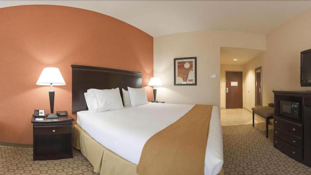 Holiday Inn Express Hotel & Suites Talladega By Ihg Exterior foto