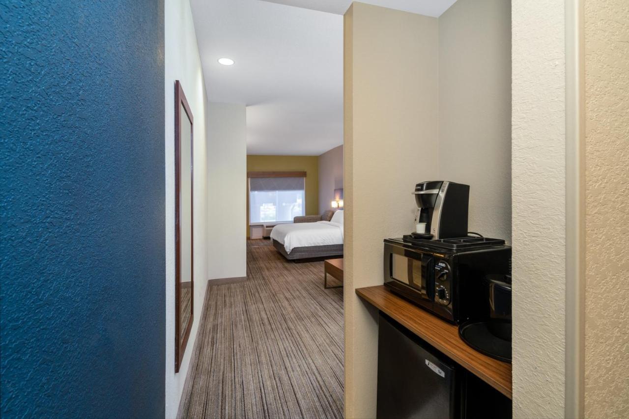Holiday Inn Express Hotel & Suites Talladega By Ihg Exterior foto