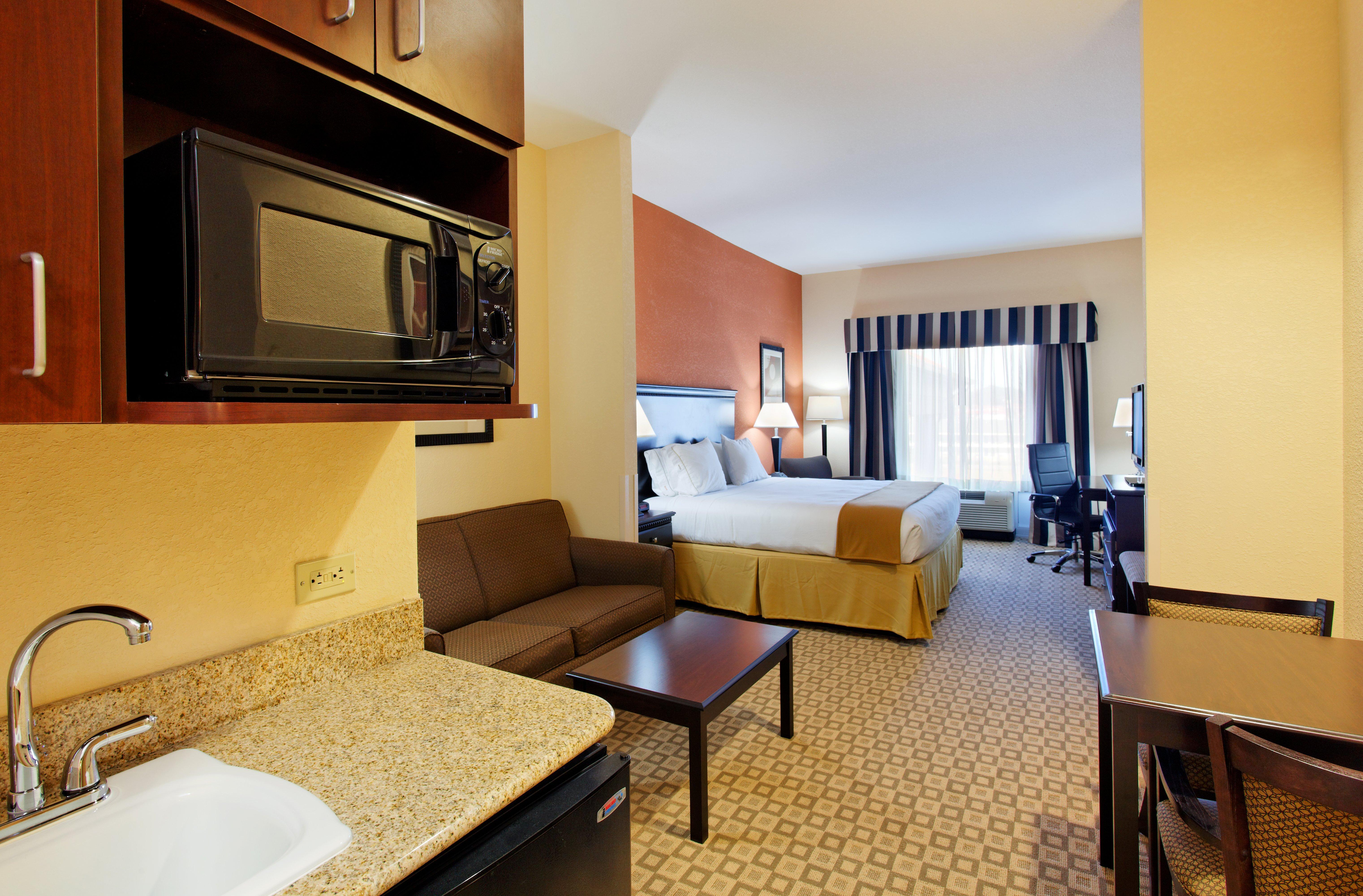 Holiday Inn Express Hotel & Suites Talladega By Ihg Exterior foto