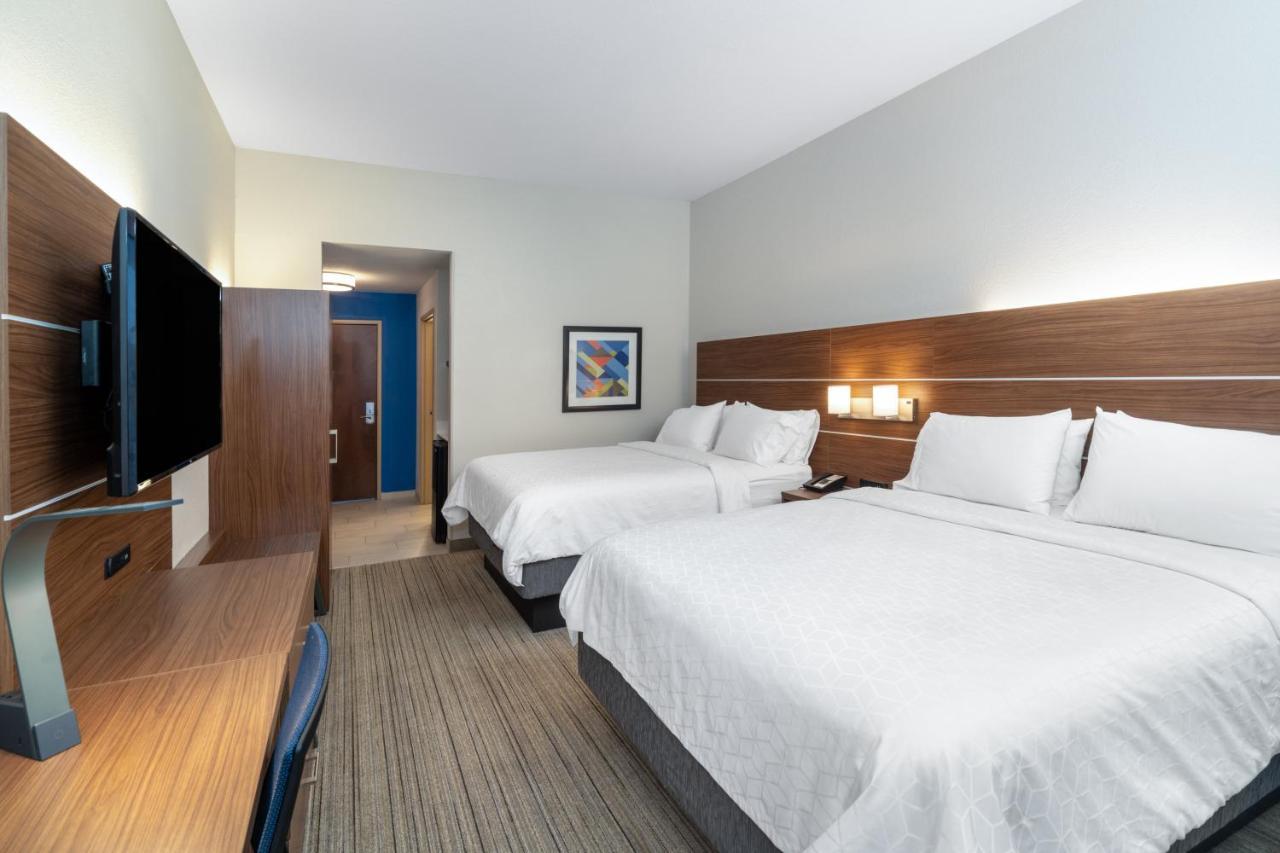 Holiday Inn Express Hotel & Suites Talladega By Ihg Exterior foto