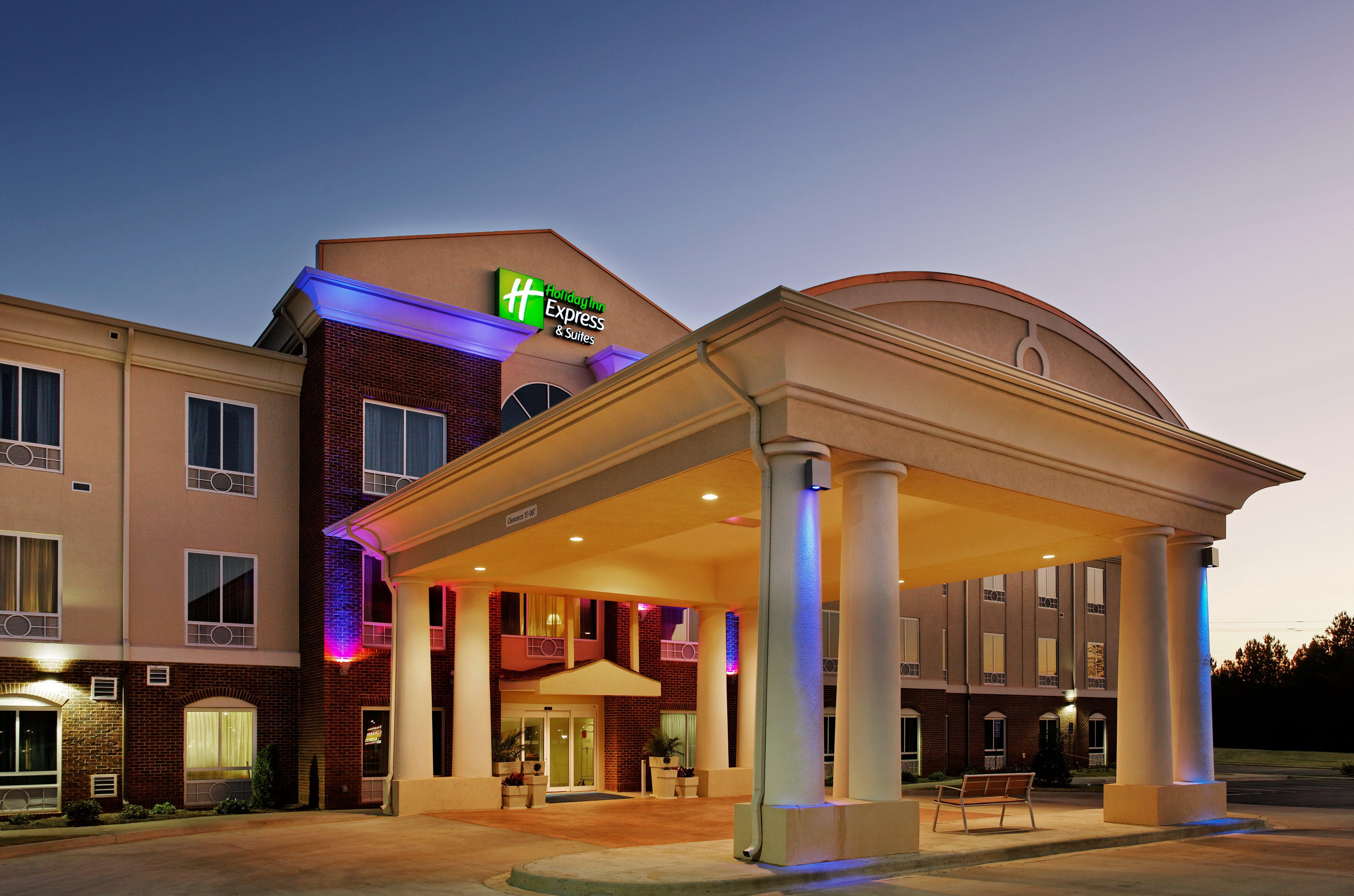 Holiday Inn Express Hotel & Suites Talladega By Ihg Exterior foto