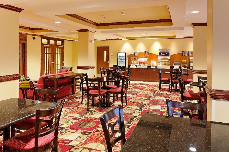 Holiday Inn Express Hotel & Suites Talladega By Ihg Exterior foto